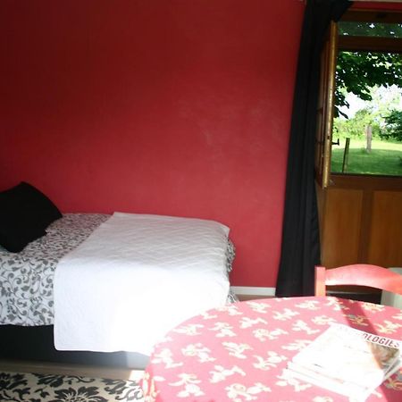 Tante Pim Apartment Neuilly-sur-Eure ภายนอก รูปภาพ