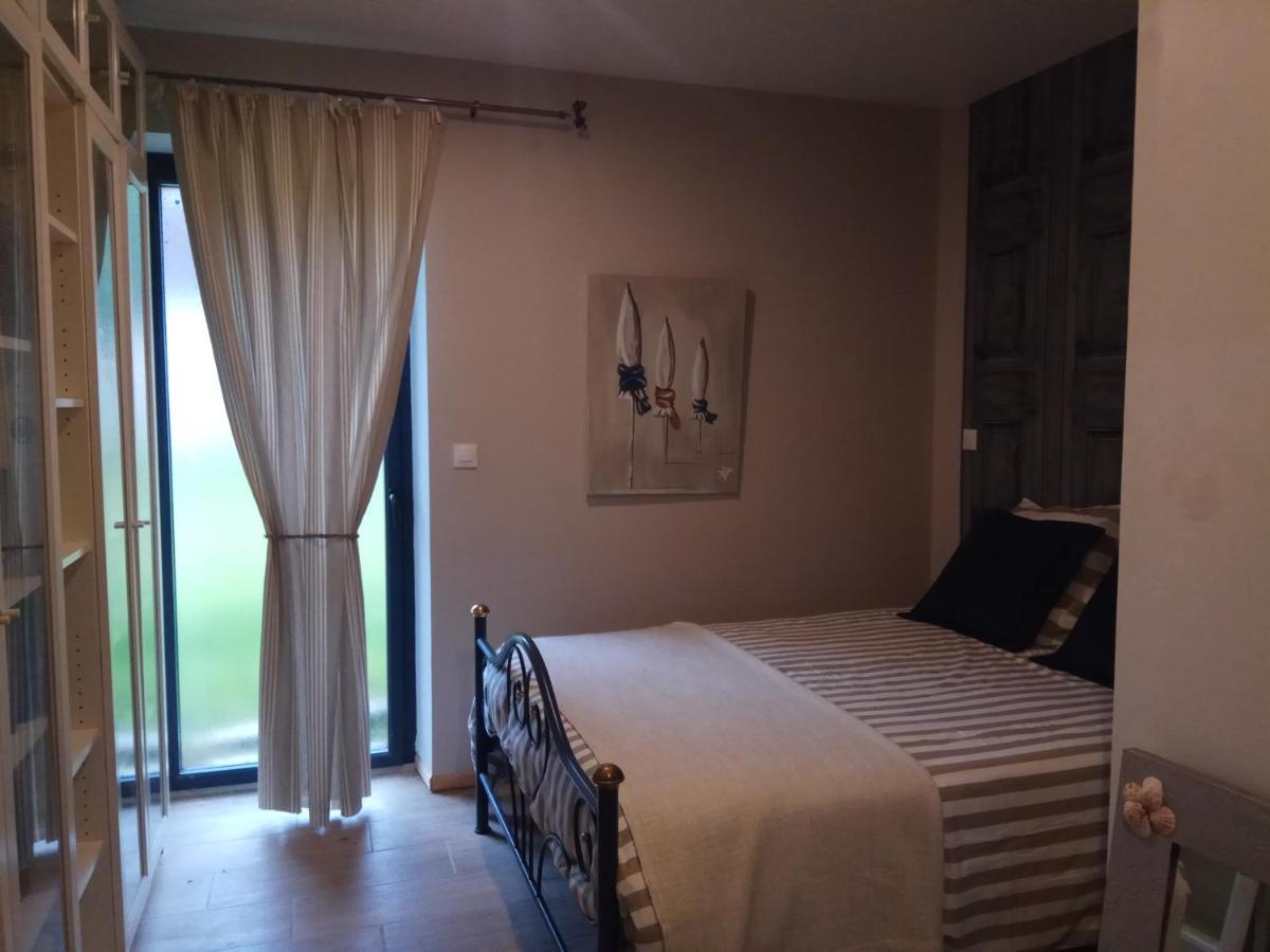 Tante Pim Apartment Neuilly-sur-Eure ภายนอก รูปภาพ