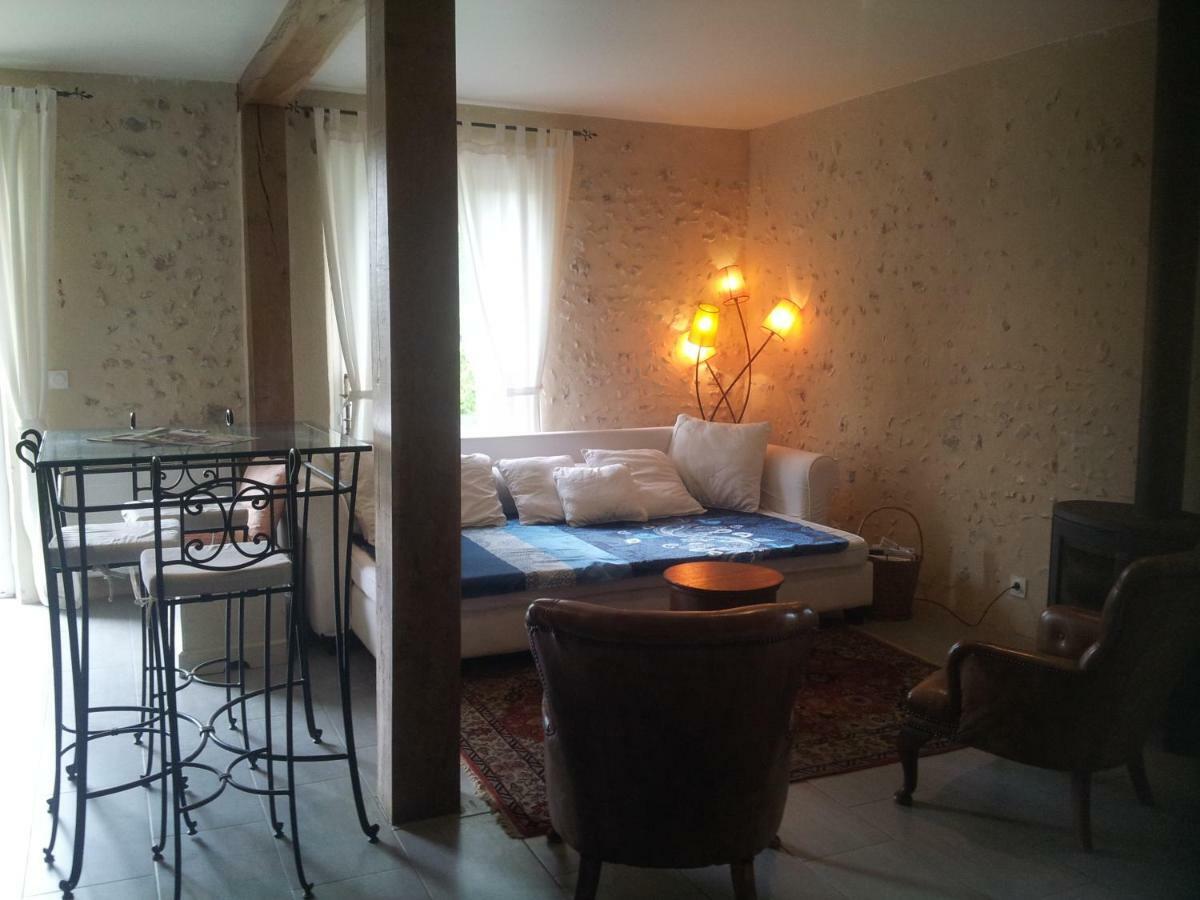 Tante Pim Apartment Neuilly-sur-Eure ภายนอก รูปภาพ