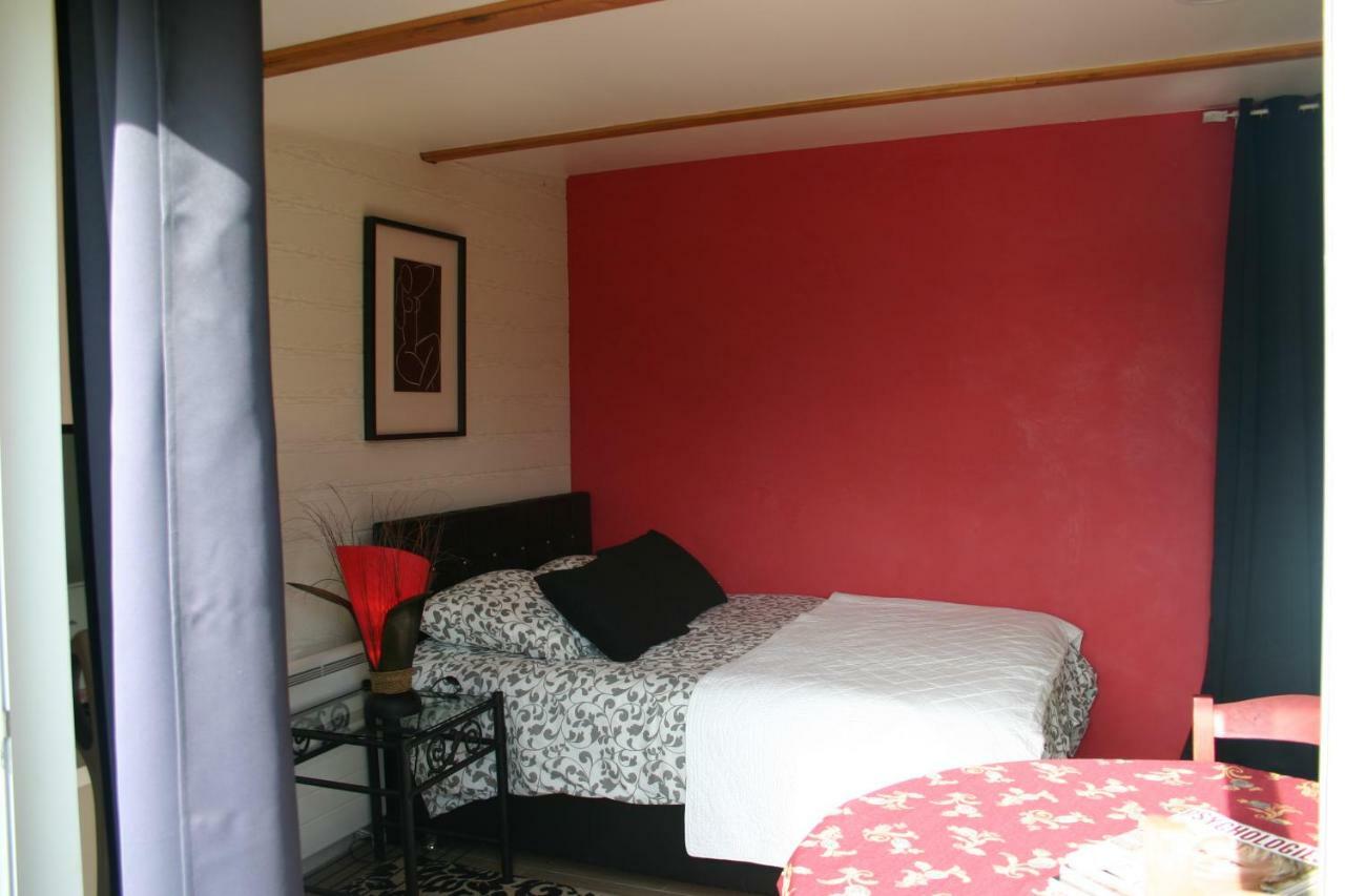 Tante Pim Apartment Neuilly-sur-Eure ภายนอก รูปภาพ
