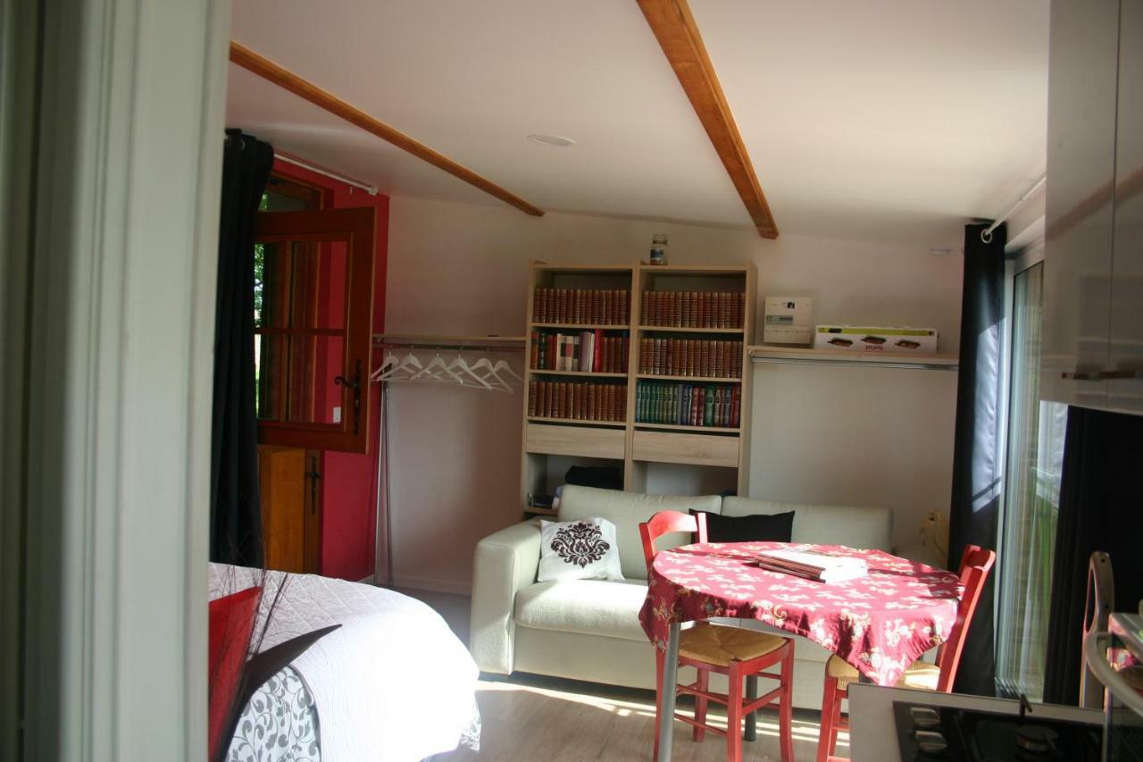 Tante Pim Apartment Neuilly-sur-Eure ภายนอก รูปภาพ